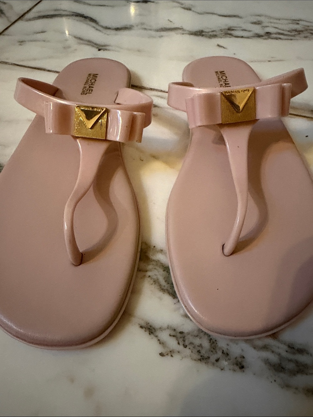 MICHAEL Michael Kors sz 9 M Caroline Jelly Thong -- Soft Pink - Gold hardware - Picture 4 of 9